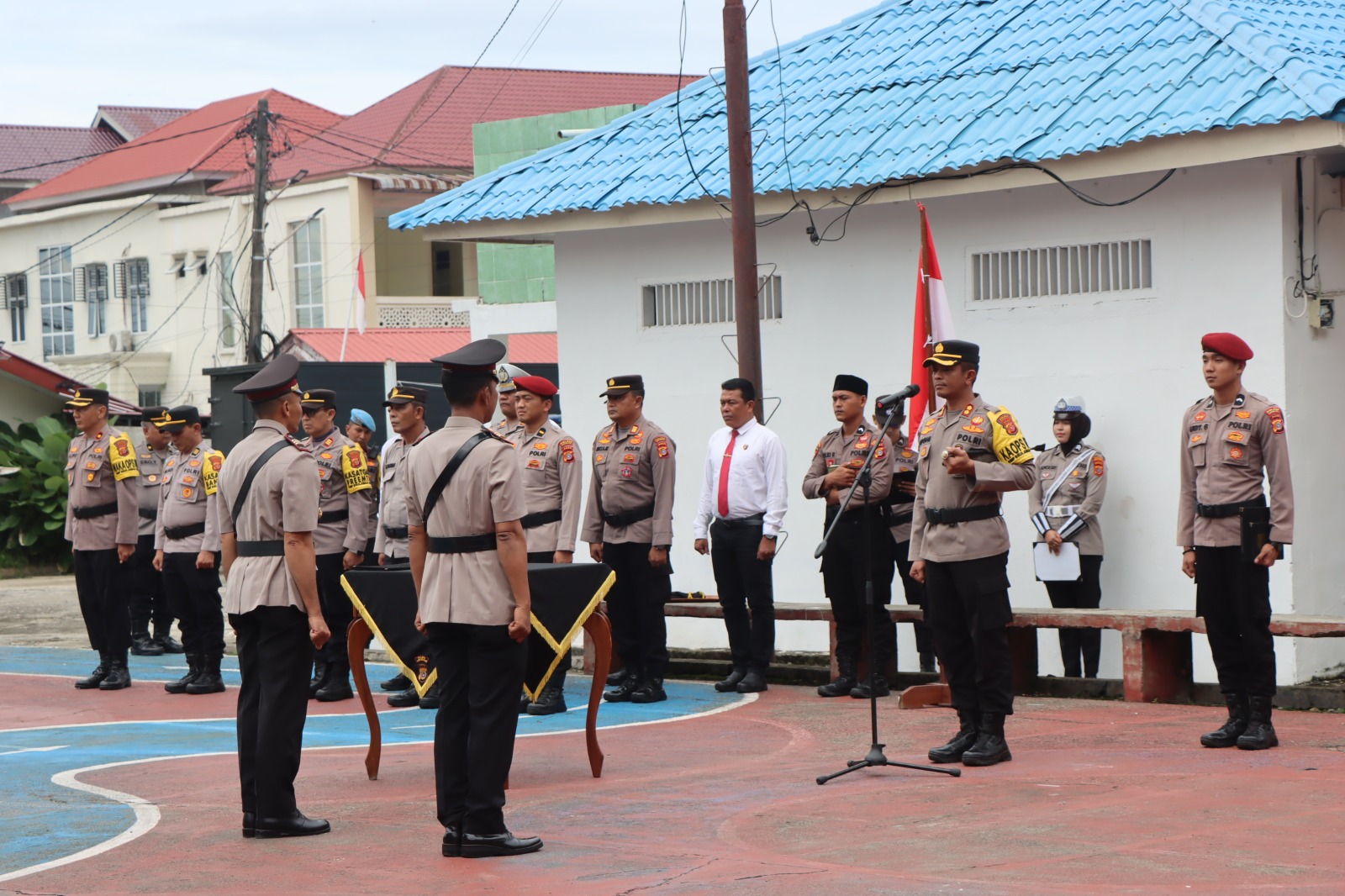 Kapolres Aceh Selatan Pimpin Upacara Sertijab Kabag Ops.